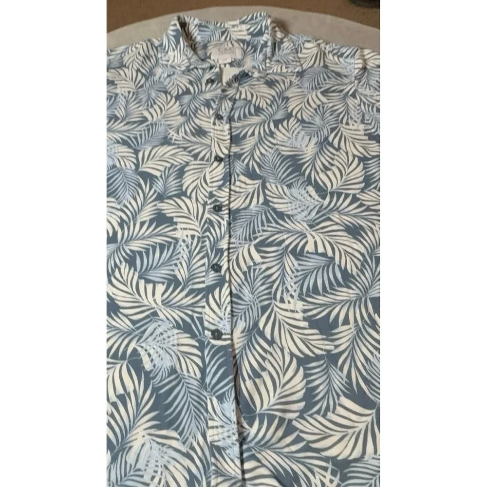 Men's XL C & C California blue/beige Hawaiian collared button down shirt EUC